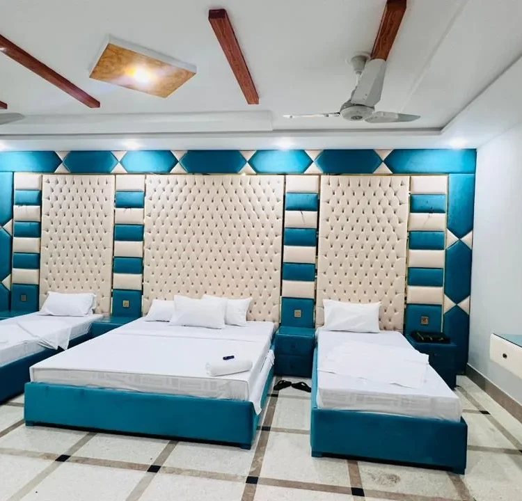 Royal Executive Inn room118