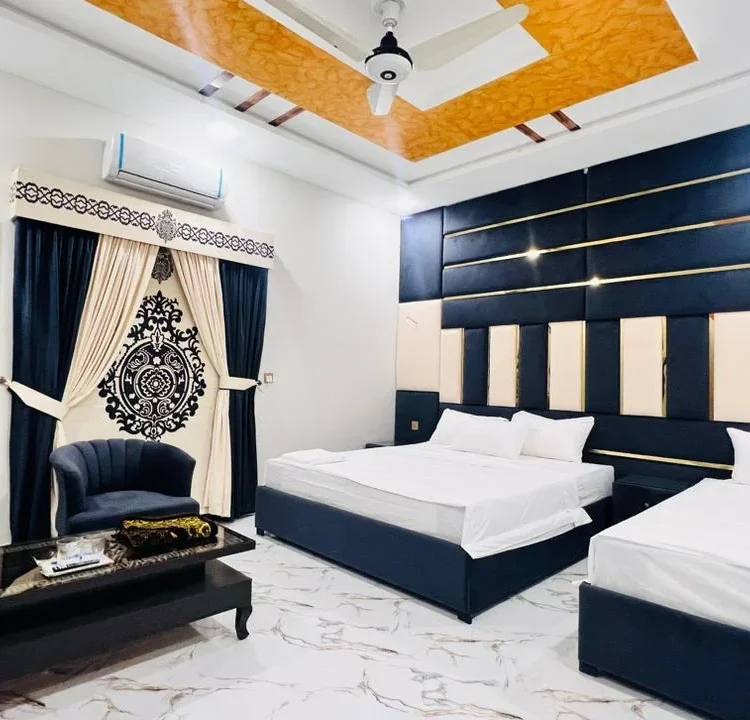 Royal Executive Inn room115