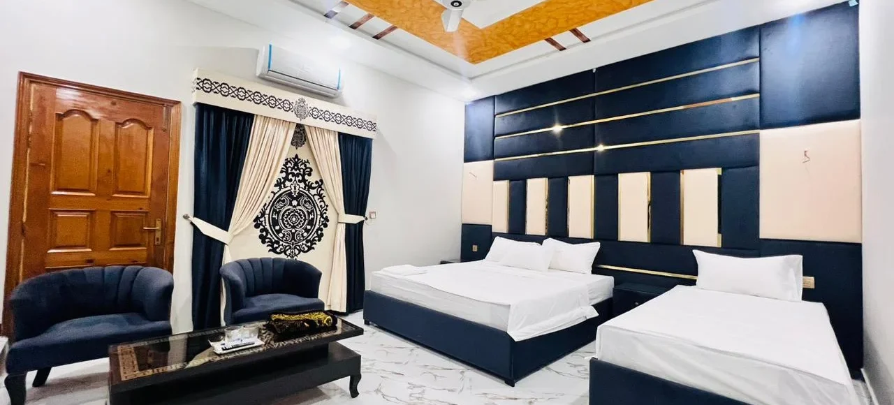 Royal Executive Inn room6