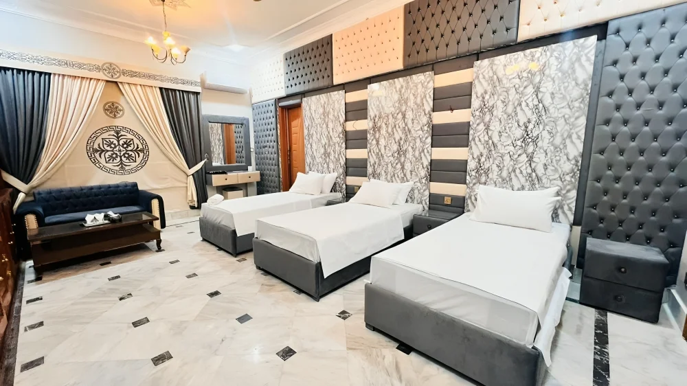 Royal Executive Inn room113